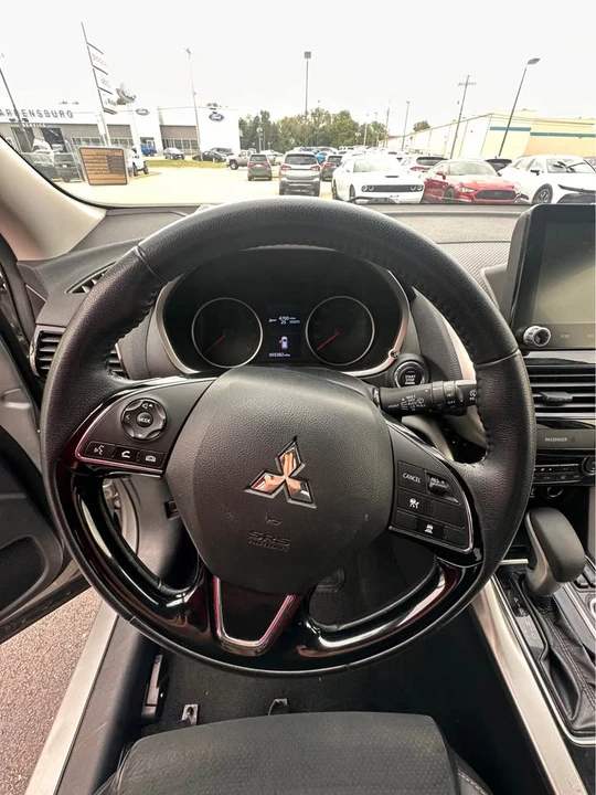 2024 Mitsubishi Eclipse Cross - Image 4 of 10