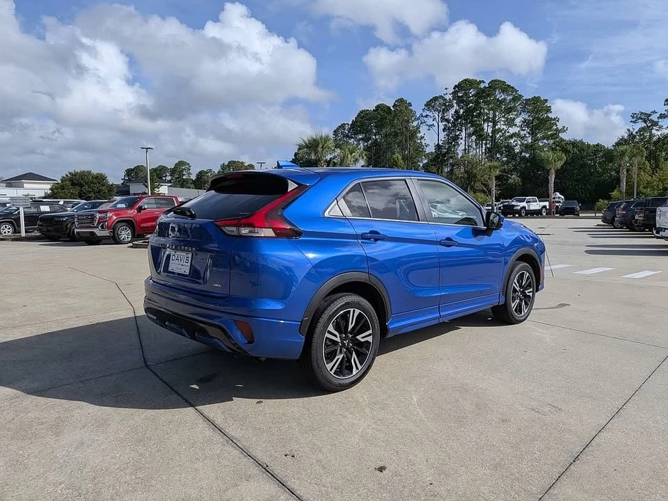 2024 Mitsubishi Eclipse Cross - Image 2 of 20