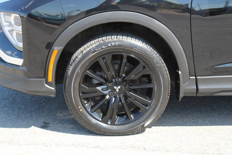 2024 Mitsubishi Eclipse - Image 8 of 10