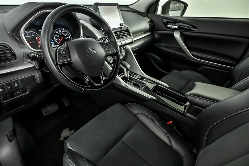 2024 Mitsubishi Eclipse Cross - Image 16 of 31
