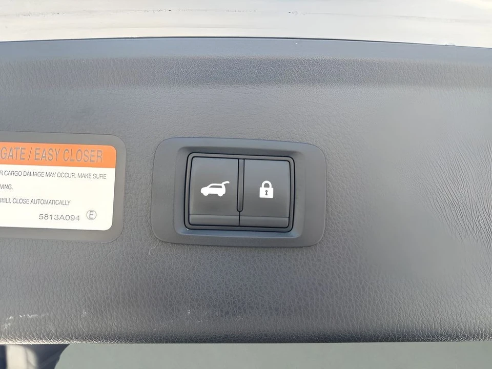 2024 Mitsubishi Eclipse Cross - Image 20 of 25