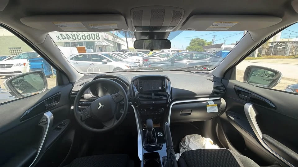 2024 Mitsubishi Eclipse Cross - Image 5 of 9