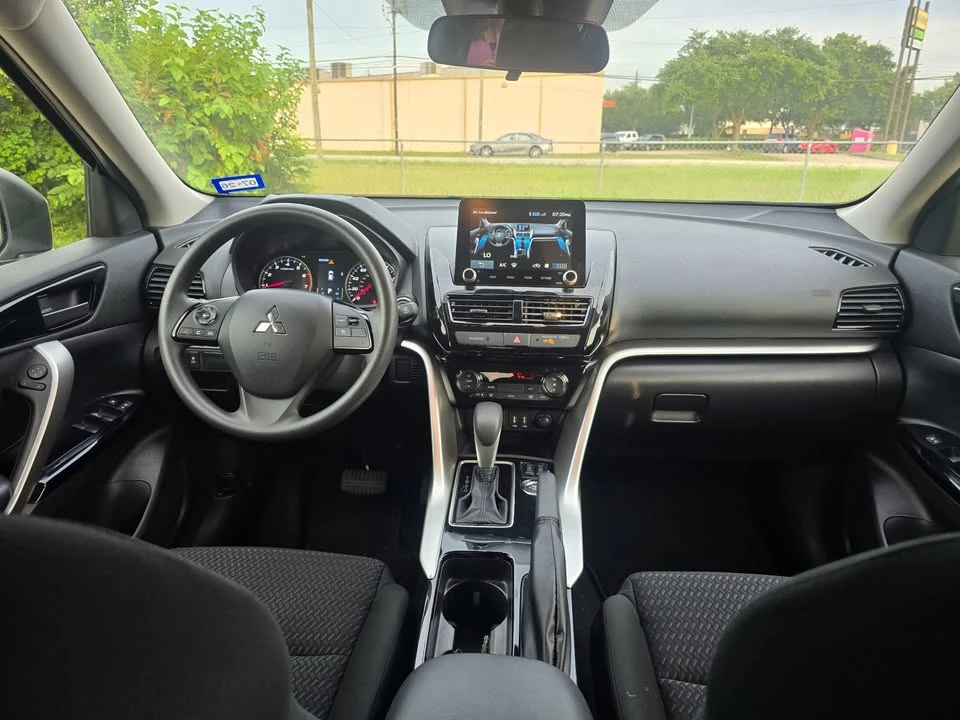 2024 Mitsubishi Eclipse Cross - Image 17 of 18