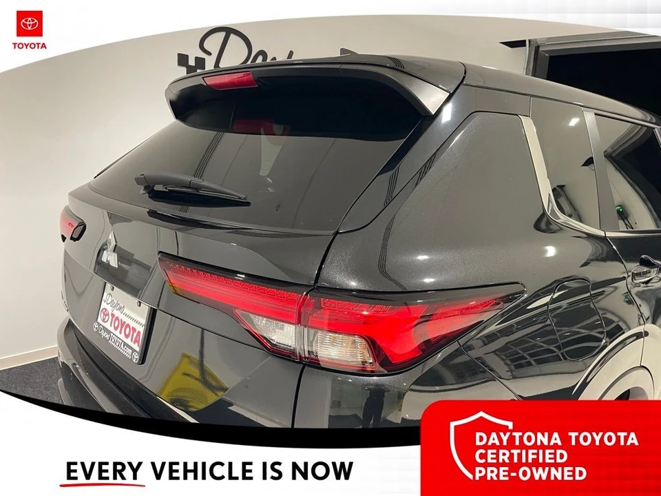 2024 Mitsubishi Outlander - Image 10 of 12