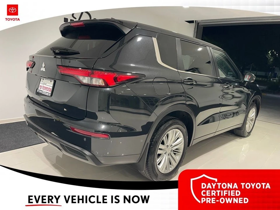 2024 Mitsubishi Outlander - Image 8 of 12