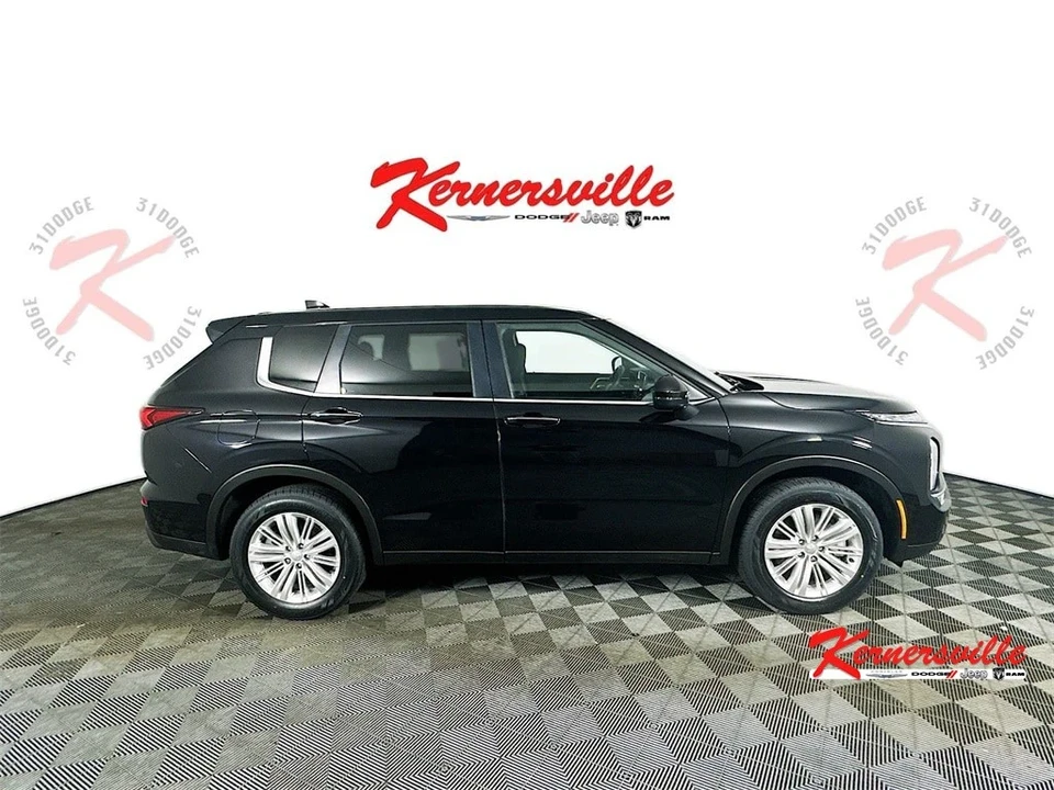 2024 Mitsubishi Outlander - Image 8 of 21