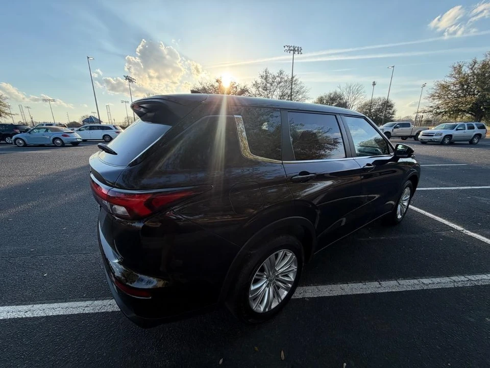 2024 Mitsubishi Outlander - Image 21 of 21