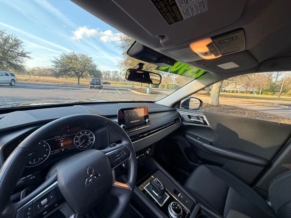 2024 Mitsubishi Outlander - Image 8 of 21