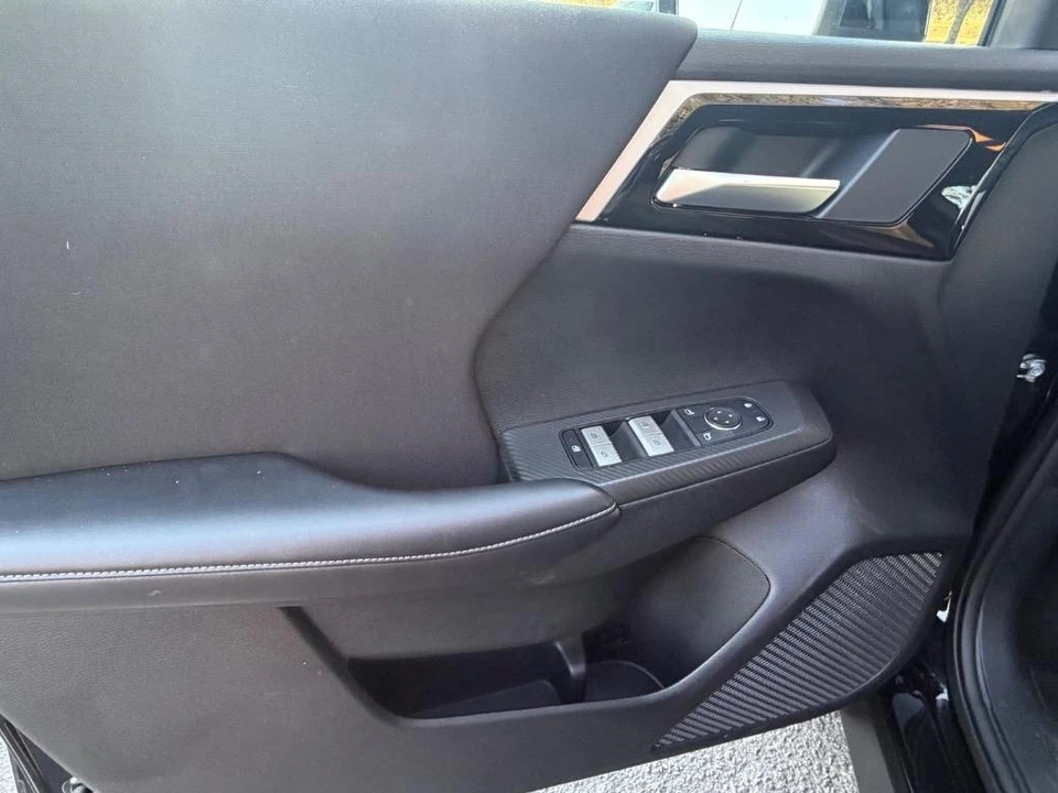 2024 Mitsubishi Outlander - Image 4 of 21