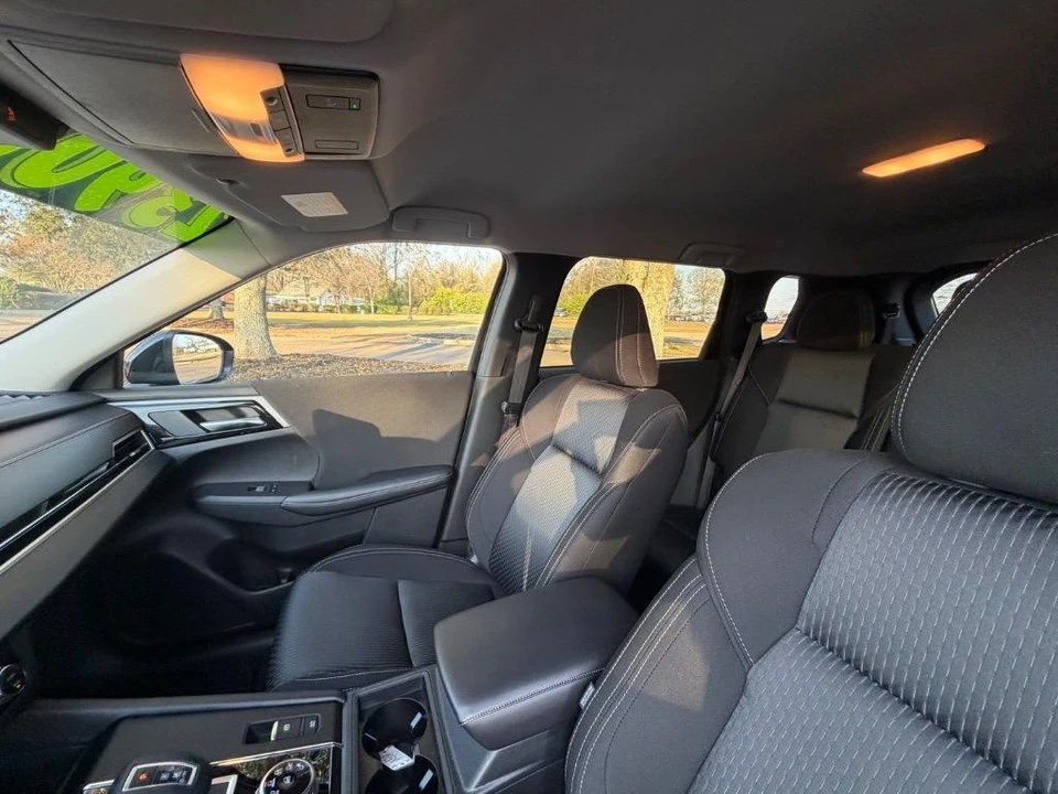 2024 Mitsubishi Outlander - Image 7 of 21