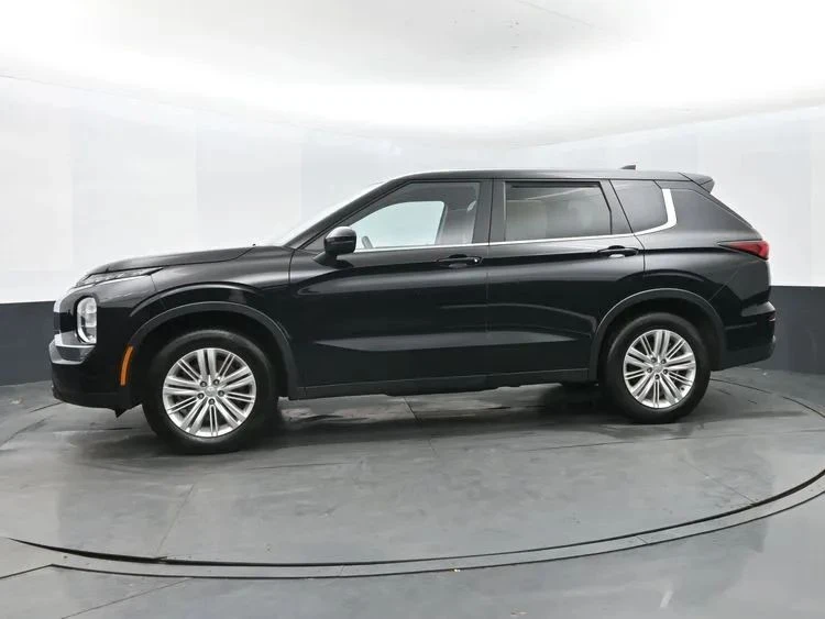 2024 Mitsubishi Outlander - Image 5 of 12