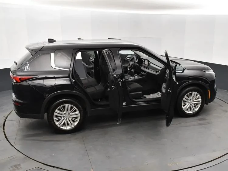 2024 Mitsubishi Outlander - Image 6 of 12