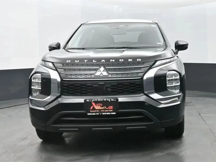2024 Mitsubishi Outlander - Image 3 of 12