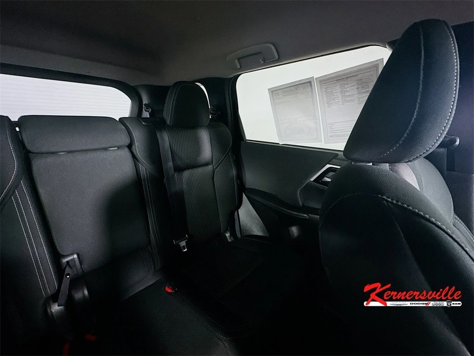 2024 Mitsubishi Outlander - Image 14 of 21