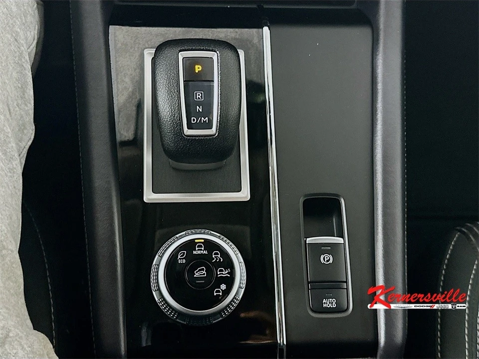 2024 Mitsubishi Outlander - Image 16 of 21
