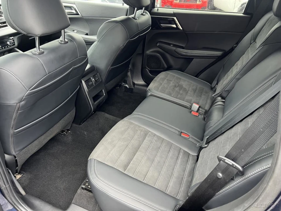 2024 Mitsubishi Outlander - Image 12 of 12