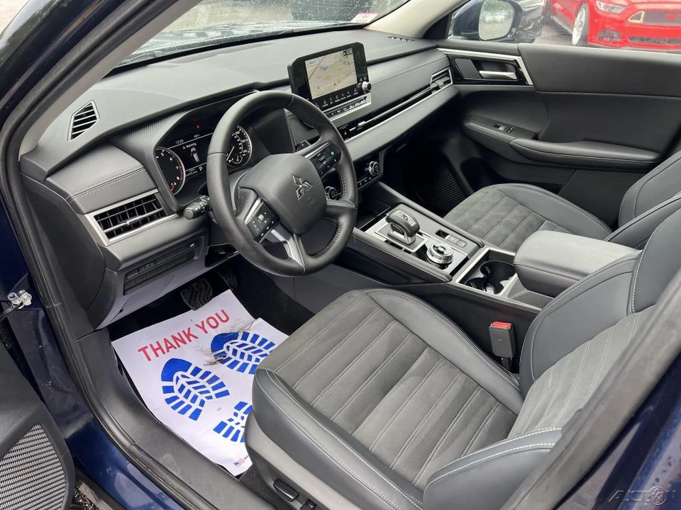 2024 Mitsubishi Outlander - Image 6 of 12