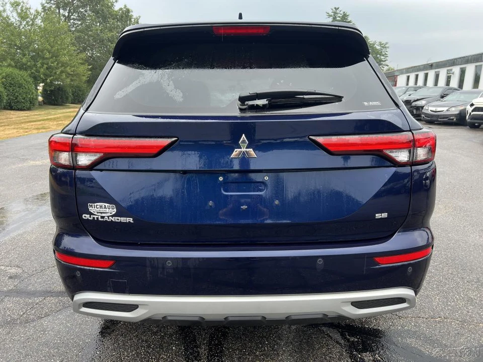 2024 Mitsubishi Outlander - Image 4 of 12