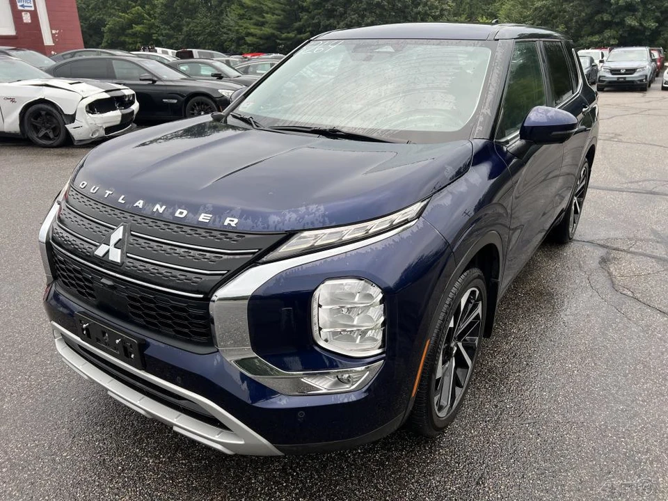 2024 Mitsubishi Outlander - Image 10 of 12