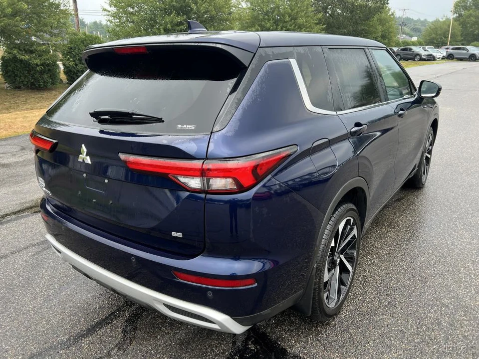 2024 Mitsubishi Outlander - Image 8 of 12