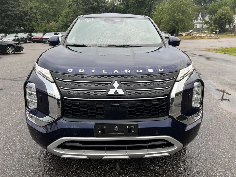 2024 Mitsubishi Outlander - Image 3 of 12