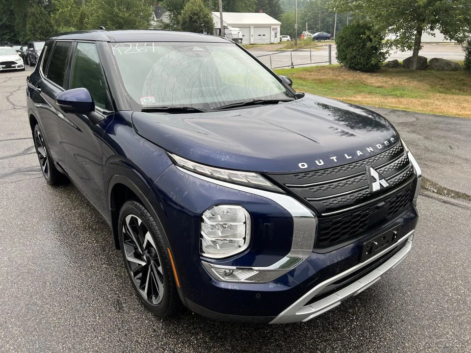 2024 Mitsubishi Outlander - Image 9 of 12