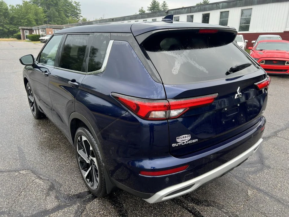 2024 Mitsubishi Outlander - Image 7 of 12