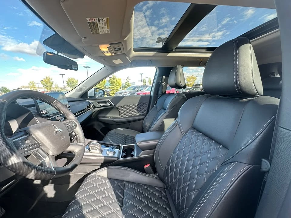 2024 Mitsubishi Outlander - Image 4 of 9