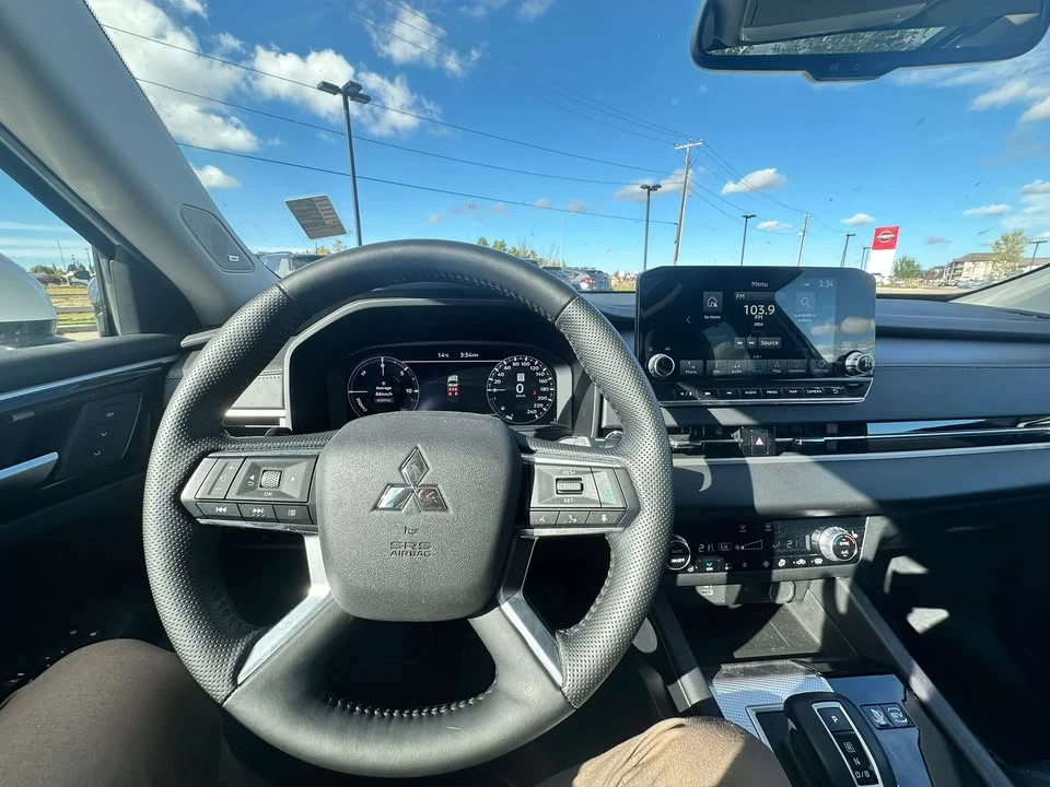 2024 Mitsubishi Outlander - Image 7 of 9