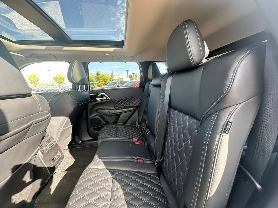 2024 Mitsubishi Outlander - Image 6 of 9