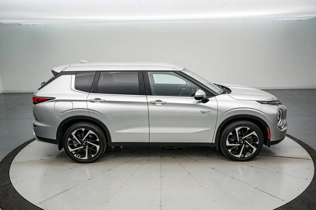 2024 Mitsubishi Outlander - Image 4 of 21