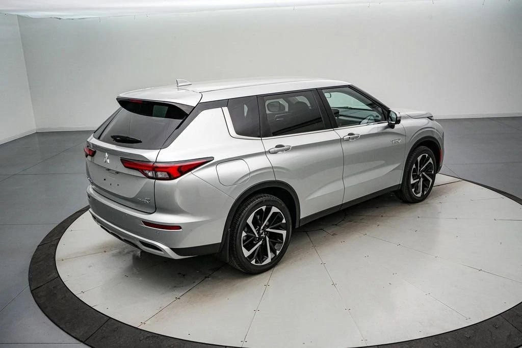 2024 Mitsubishi Outlander - Image 5 of 21