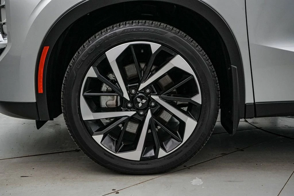 2024 Mitsubishi Outlander - Image 11 of 21