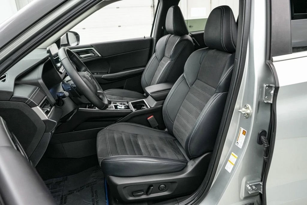 2024 Mitsubishi Outlander - Image 14 of 21