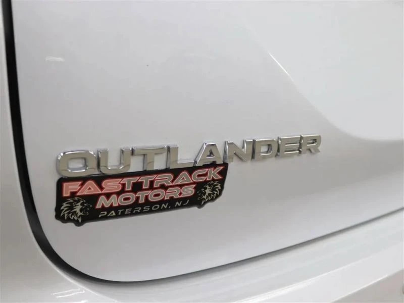 2024 Mitsubishi Outlander - Image 7 of 12