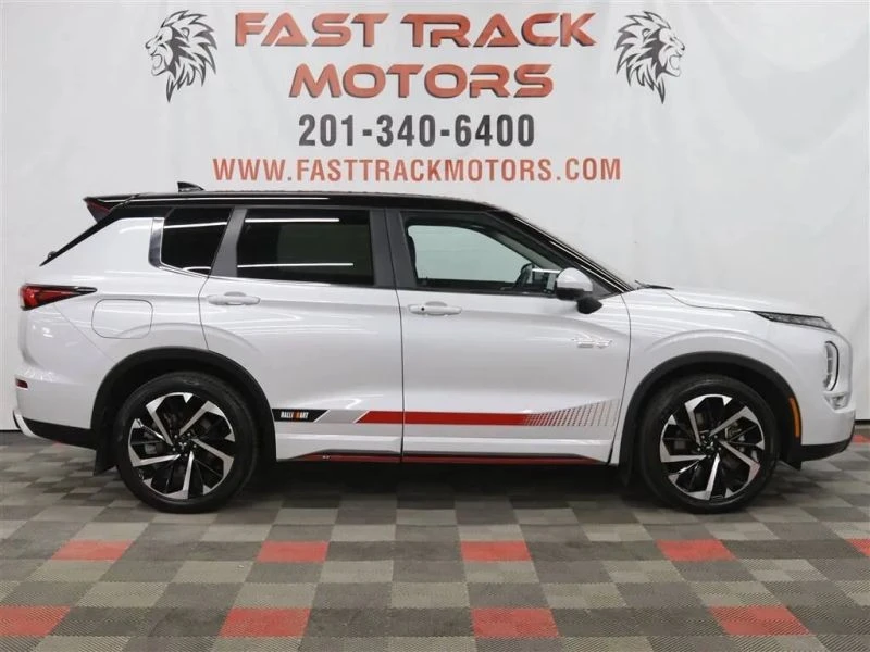 2024 Mitsubishi Outlander - Image 4 of 12