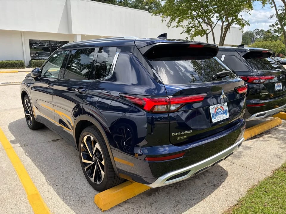 2024 Mitsubishi Outlander - Image 4 of 14