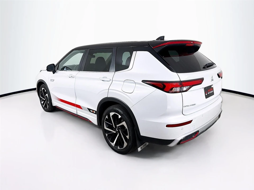 2024 Mitsubishi Outlander - Image 5 of 14