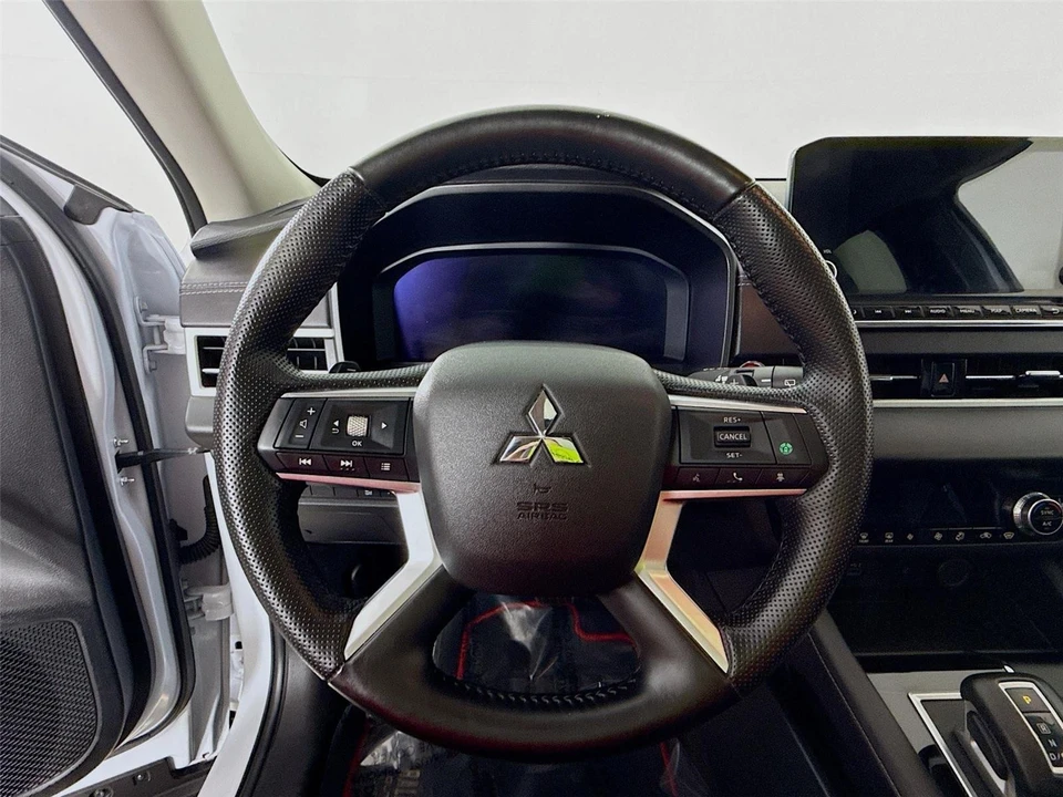 2024 Mitsubishi Outlander - Image 11 of 21