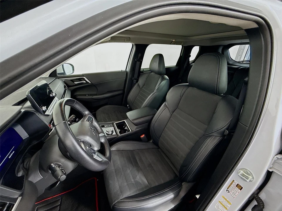 2024 Mitsubishi Outlander - Image 12 of 14