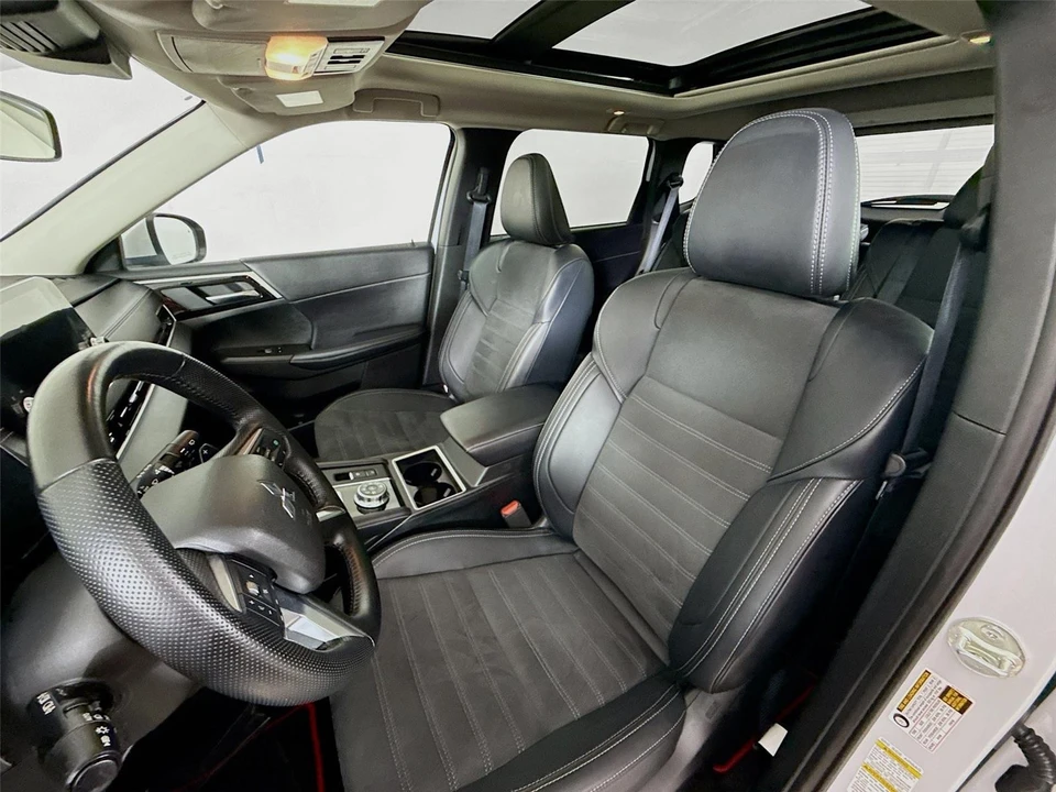 2024 Mitsubishi Outlander - Image 21 of 21