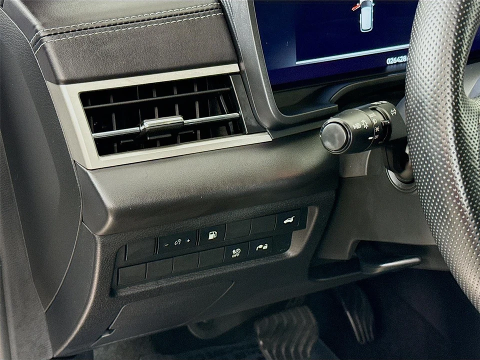 2024 Mitsubishi Outlander - Image 10 of 21