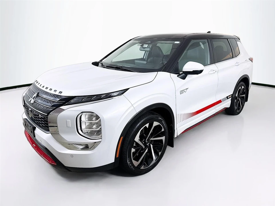 2024 Mitsubishi Outlander - Image 3 of 21