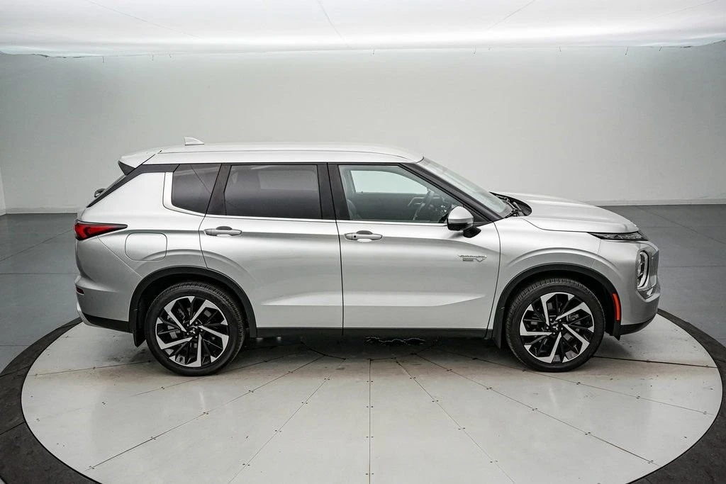 2024 Mitsubishi Outlander - Image 4 of 21