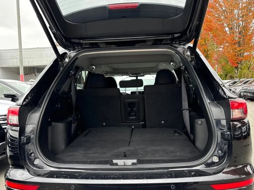 2024 Mitsubishi Outlander - Image 15 of 16