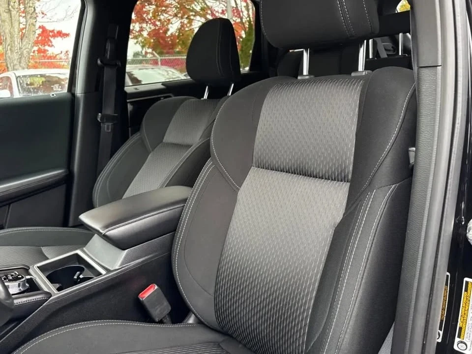 2024 Mitsubishi Outlander - Image 8 of 16