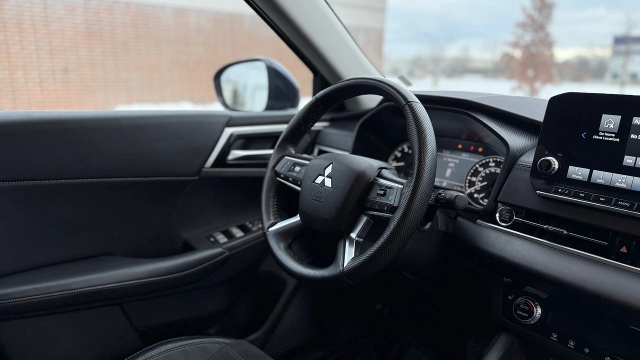 2024 Mitsubishi Outlander - Image 13 of 21