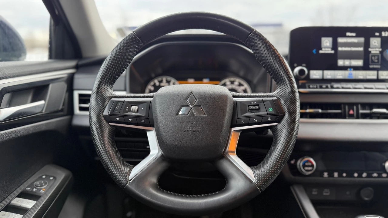 2024 Mitsubishi Outlander - Image 14 of 21