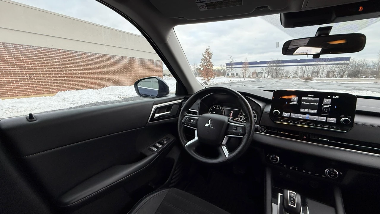 2024 Mitsubishi Outlander - Image 12 of 21