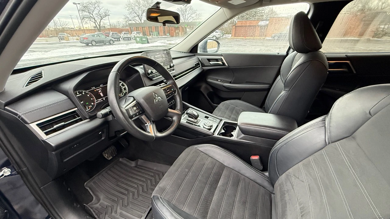 2024 Mitsubishi Outlander - Image 9 of 21